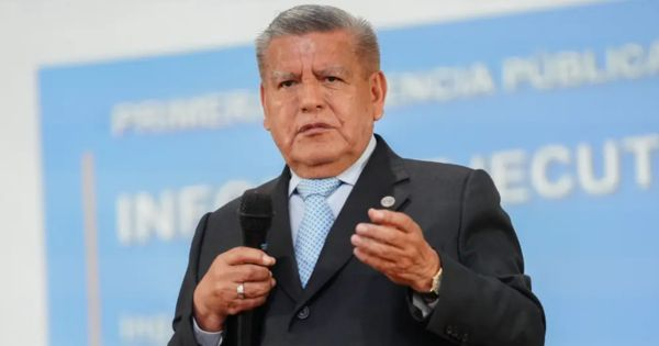 Condenan a César Acuña a un año y seis meses de prisión suspendida por violación de la libertad de trabajo