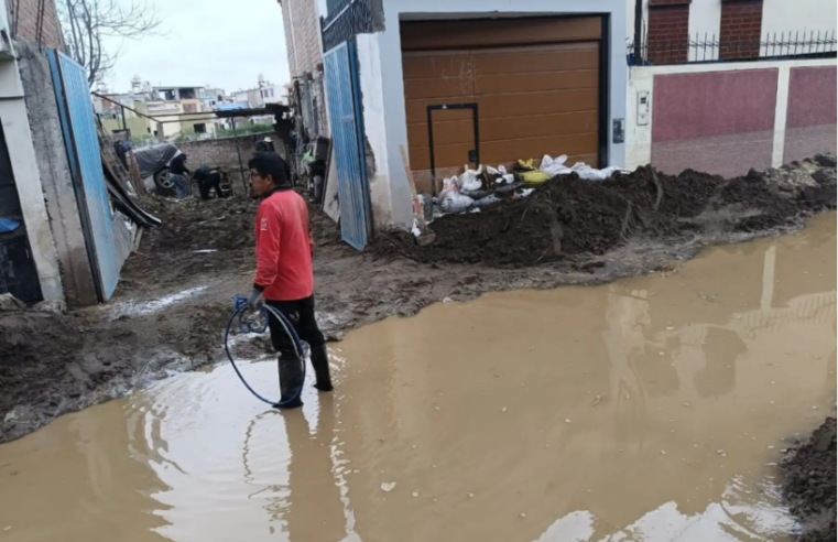Lluvias en la costa dejan más de 1 400 personas afectadas y 300 viviendas dañadas