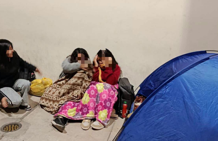 Estudiantes acampan tras caída del sistema de matrículas en la UNSA