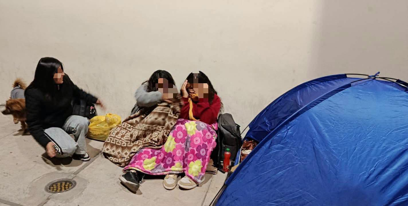 Estudiantes acampan tras caída del sistema de matrículas en la UNSA