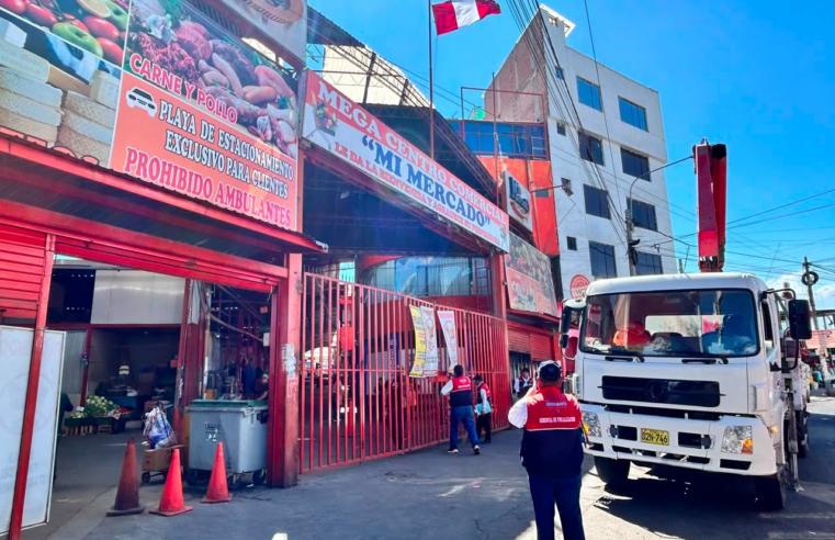Clausuran dos mercados por funcionar sin licencia en JLByR