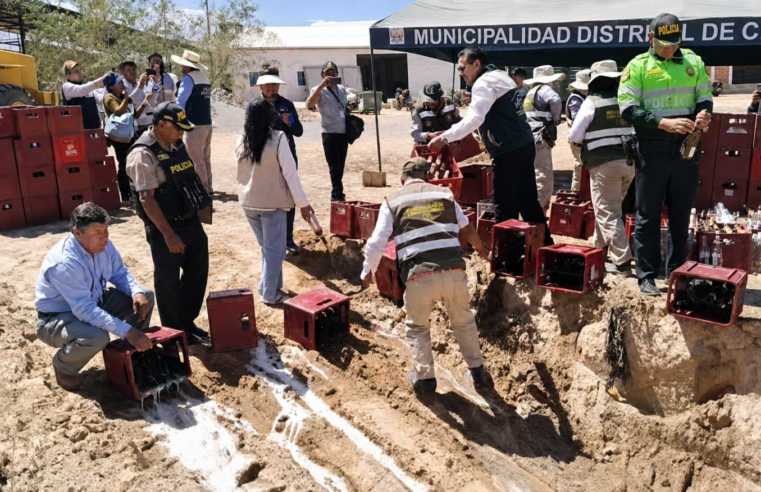 Eliminan más de 2 mil 700 bebidas incautadas en Cerro Colorado.