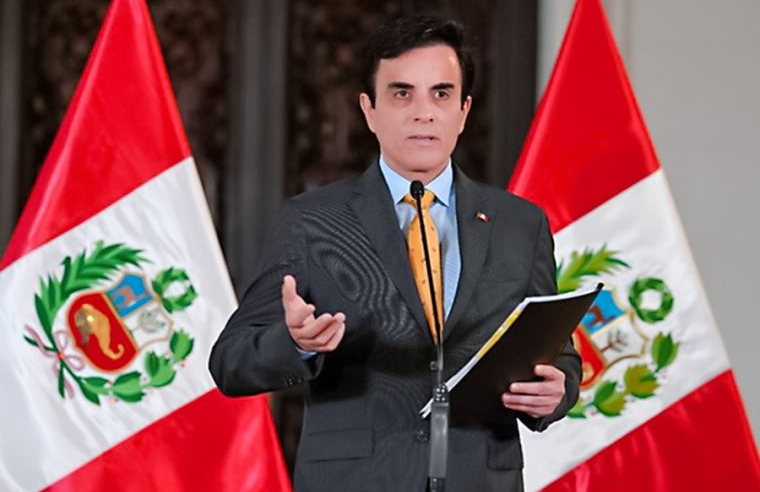 Canciller representará a Perú en cambio de mando presidencial de Colombia