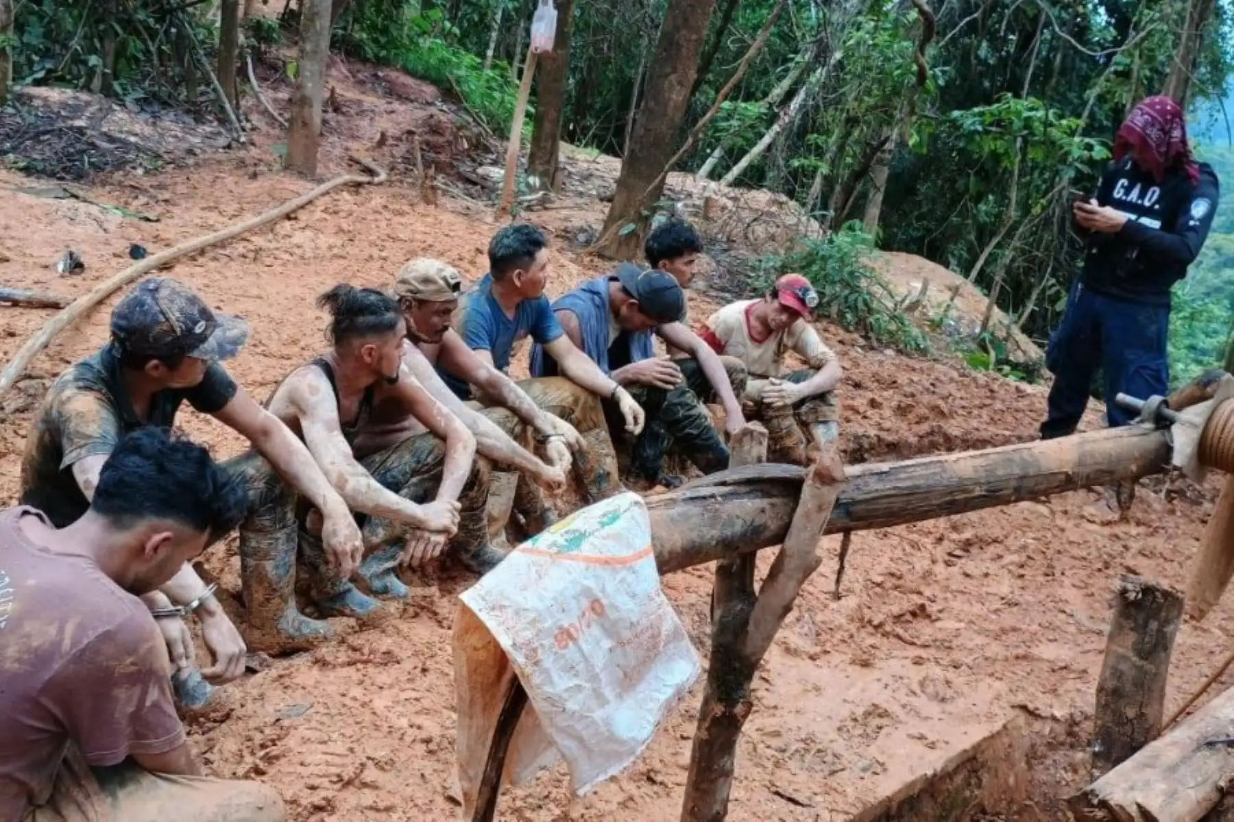 COSTA RICA PERUANOS ILEGALES
