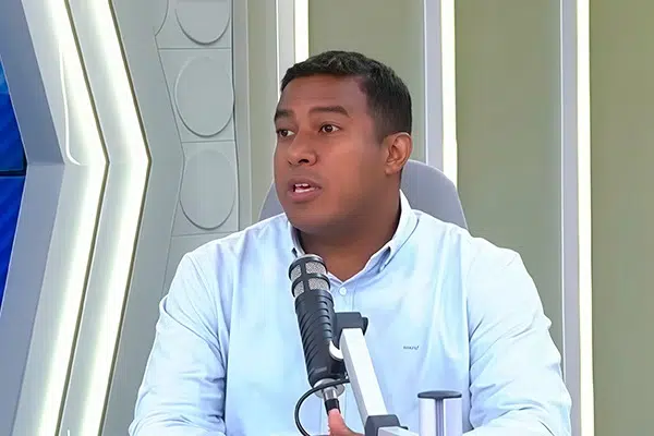 Pide investigar y suspender a Julián Pérez por presunta agresión a su expareja