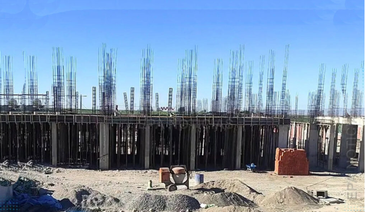 Padres exigen reinicio de obra paralizada en colegio de Majes