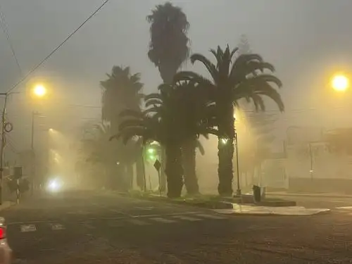 Ventarrón y polvo generan alarma y ciudad amanece con neblina y llovizna
