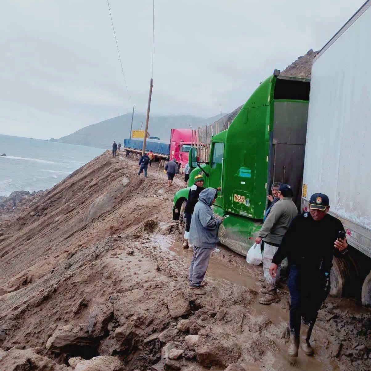 Tránsito en la Carretera Panamericana Sur se restablecería este fin de semana