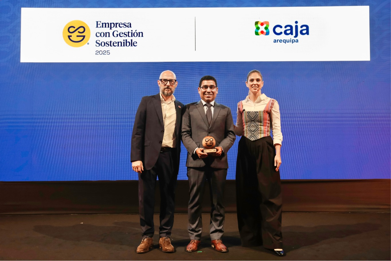 Caja Arequipa recibe por segundo año consecutivo Distintivo Empresa con Gestión Sostenible (EGS)