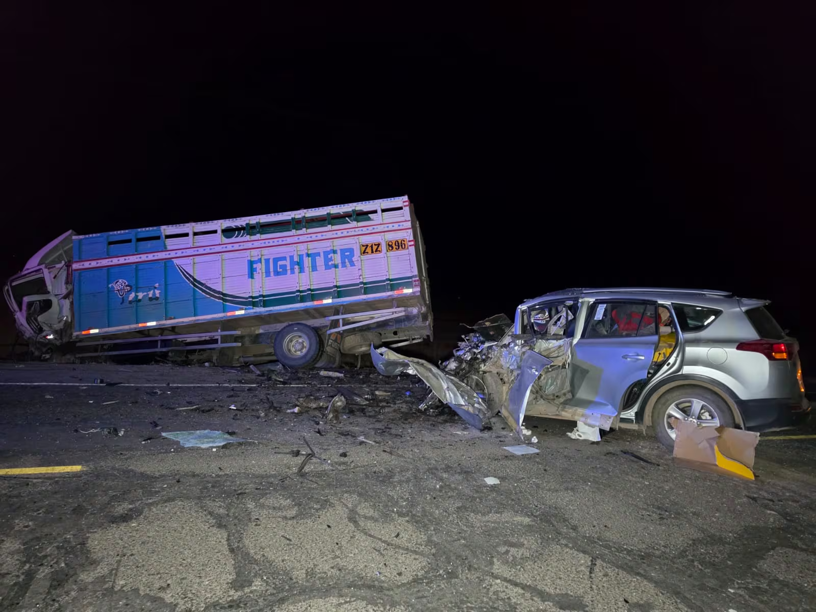Cuatro fallecidos deja choque entre camión y camioneta en vía Juliaca-Cusco
