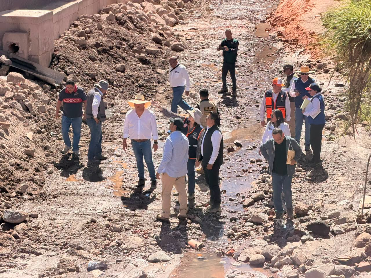 Cayma refuerza inspección de torrenteras ante proximidad de temporada de lluvias