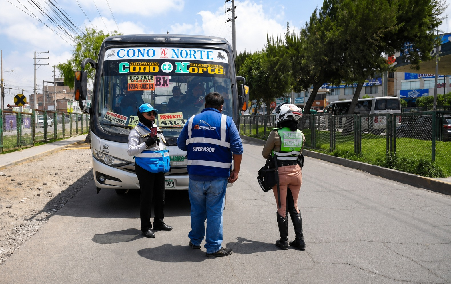 Exigen resolver contratos del SIT por cobros indebidos