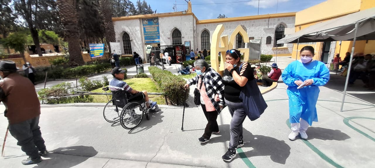 Hospital Goyeneche requiere duplicar personal de enfermería para cubrir su demanda asistencial