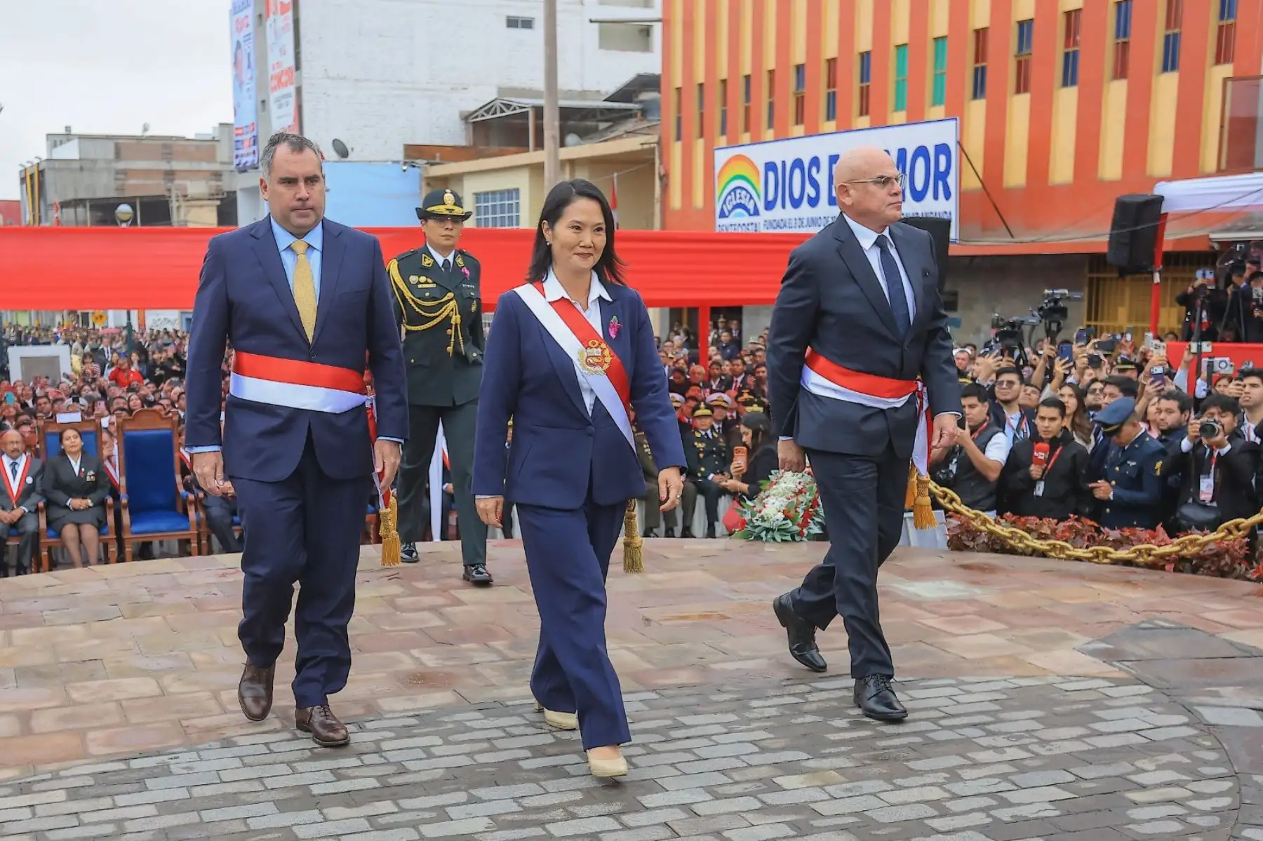 Presidenta Fujimori pide celeridad para evaluar pedido de facultades legislativas
