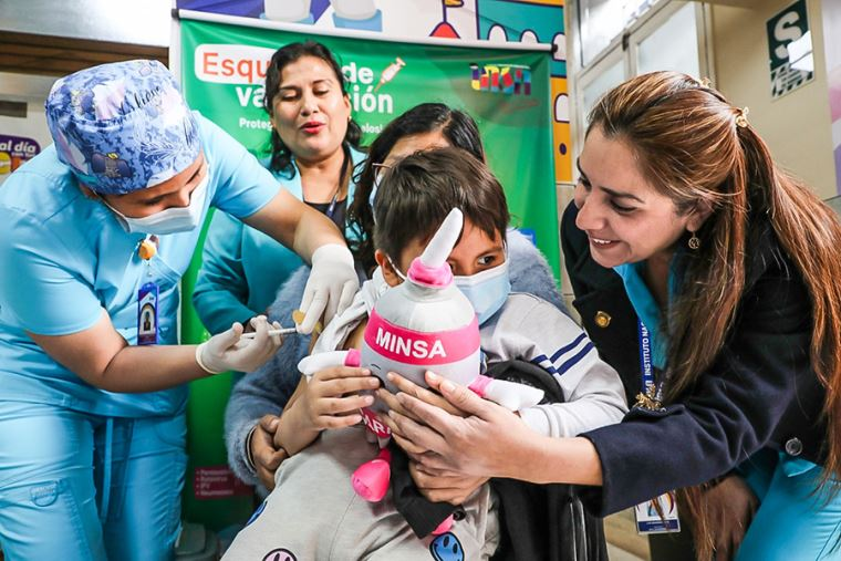 Arequipa experimenta retraso en avance de vacunación contra sarampión