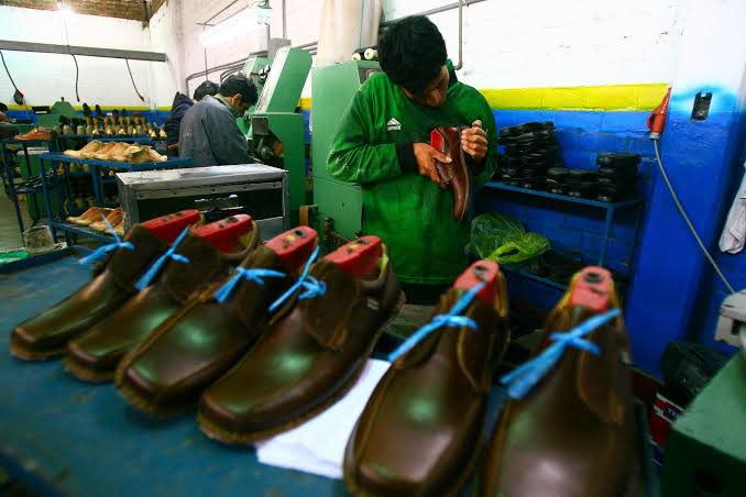 “Incremento del sueldo mínimo debe ir acompañado de medidas para mejorar la productividad de las MYPE”