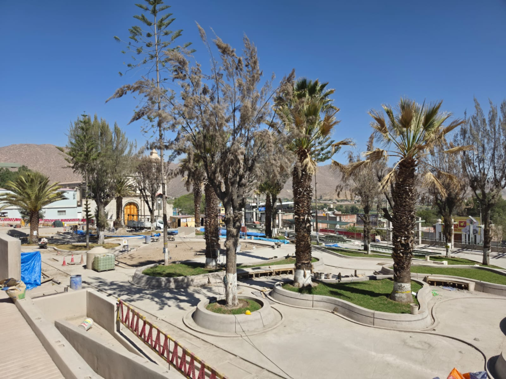 Vecinos denuncian retraso en la obra de la plaza de Socabaya