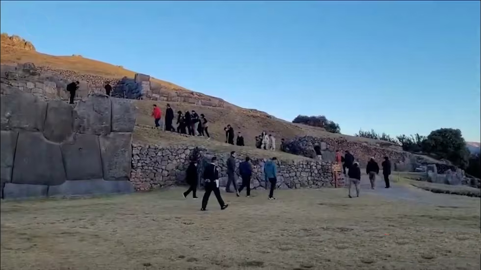 Comisión del Vaticano vuelve a Sacsayhuamán para evaluar misa del papa León XIV
