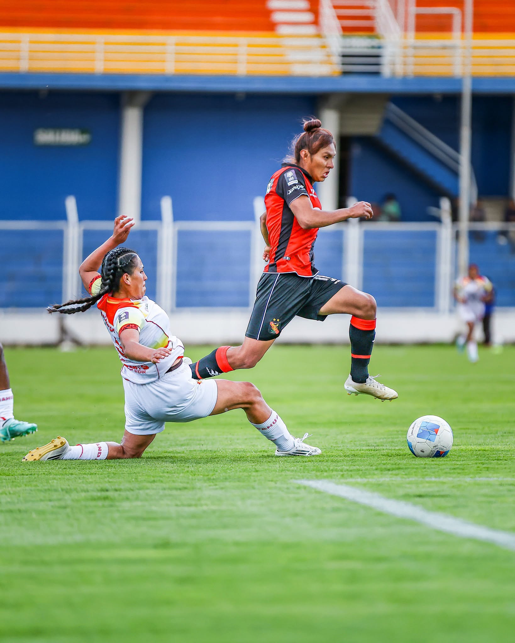 Las «Leonas» del FBC Melgar aplastaron a Andahuaylas en su casa