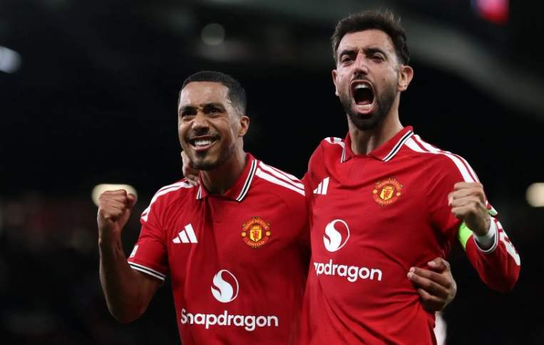 Manchester United goleó por 4-0 al debutante Sabah en Champions League