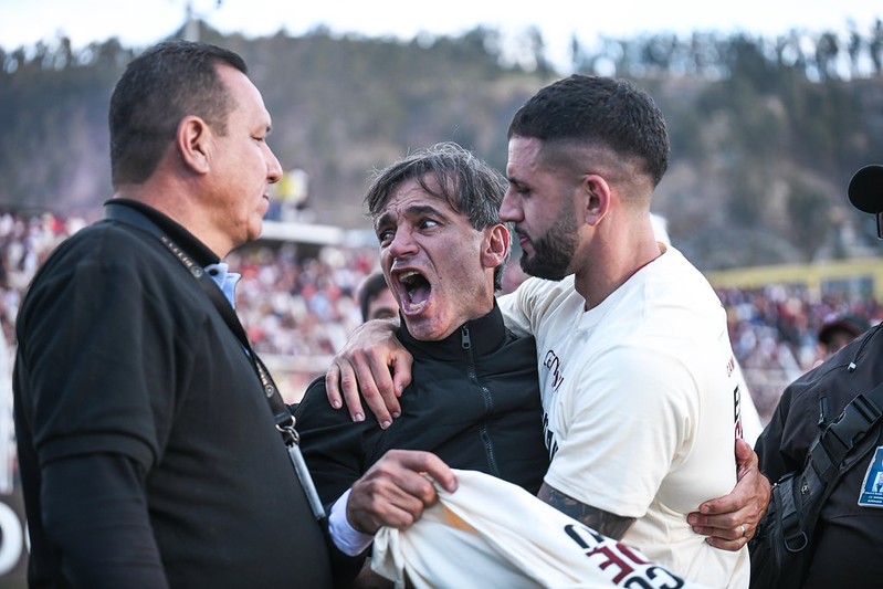 12-2: Fabián Bustos no podrá dirigir a la U ante el FBC Melgar