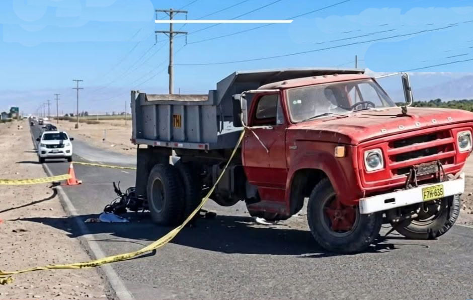 Motociclista muere al impactar contra volquete dejado en vía de Majes