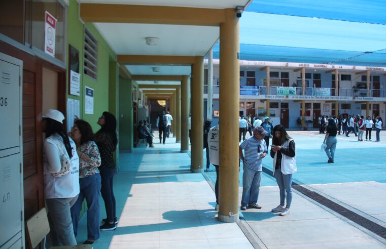 Colegios usados como locales de votación deberán acatar clases virtuales el lunes 5 de octubre
