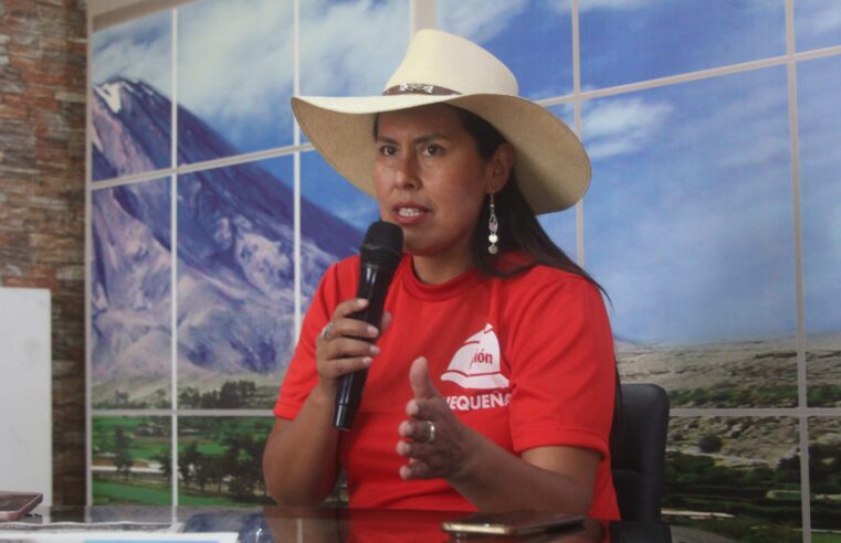 Laura Torres: saneamiento físico legal, agua y transporte para Quequeña