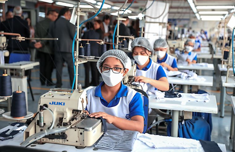 Brecha salarial entre hombres y mujeres llega a 25.5% en Perú