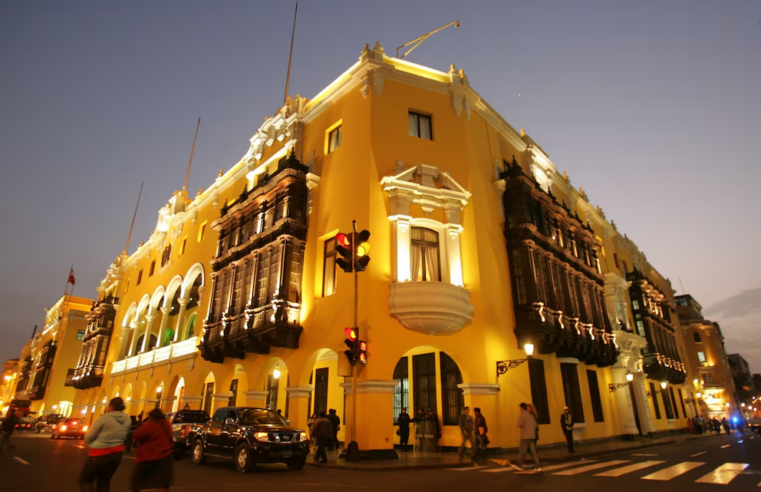 Debates municipales de Lima comienzan hoy con 13 candidatos