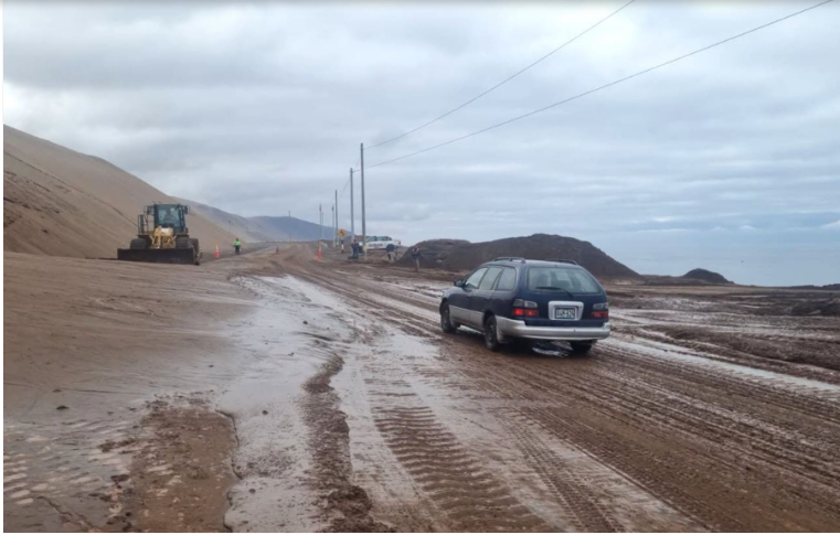 Restringen tránsito en la Costanera Sur por huaico provocado por lluvias