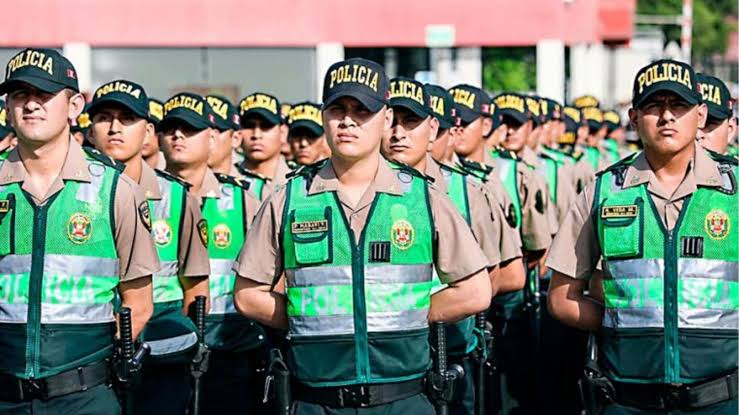 LA POLICÍA NO DEBE PAGAR EL COSTO DE LA PRESIÓN POLÍTICA