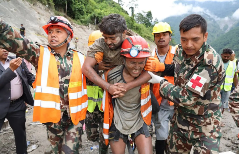 Milagro en Nepal: Rescatan a 2 tras 9 días del alud