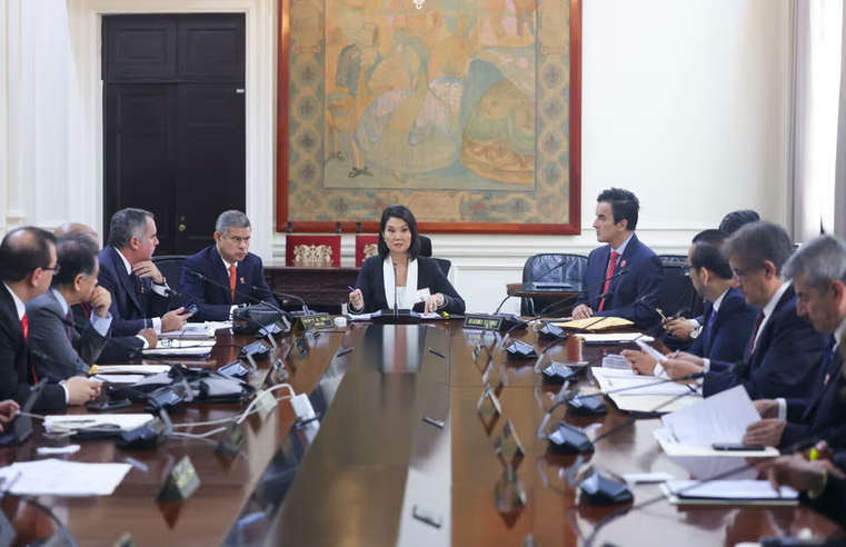 Tres bancadas piden al Ejecutivo reformular pedido de facultades
