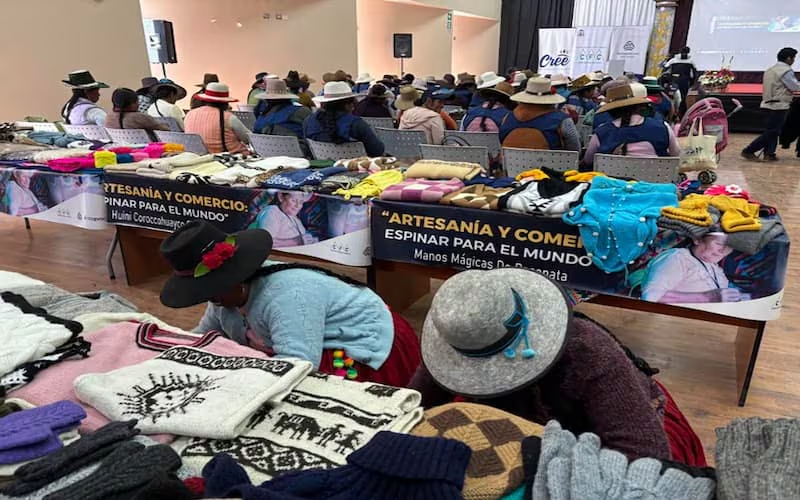 Artesanas abren nuevas oportunidades comerciales con productos textiles