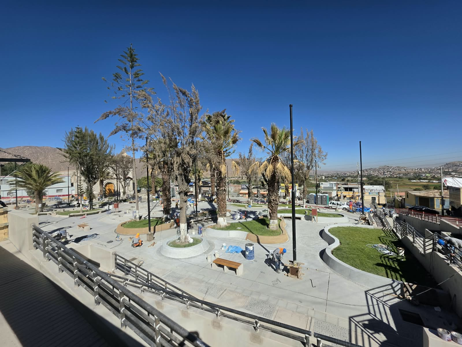 Enfrenta problemas de agua, obras inconclusas, residuos y servicios deficientes
