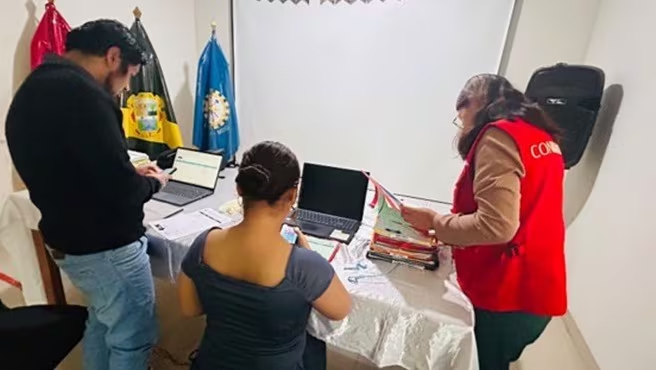 Contraloría alerta retraso de más de un año en expedientes para formalizar a mineros