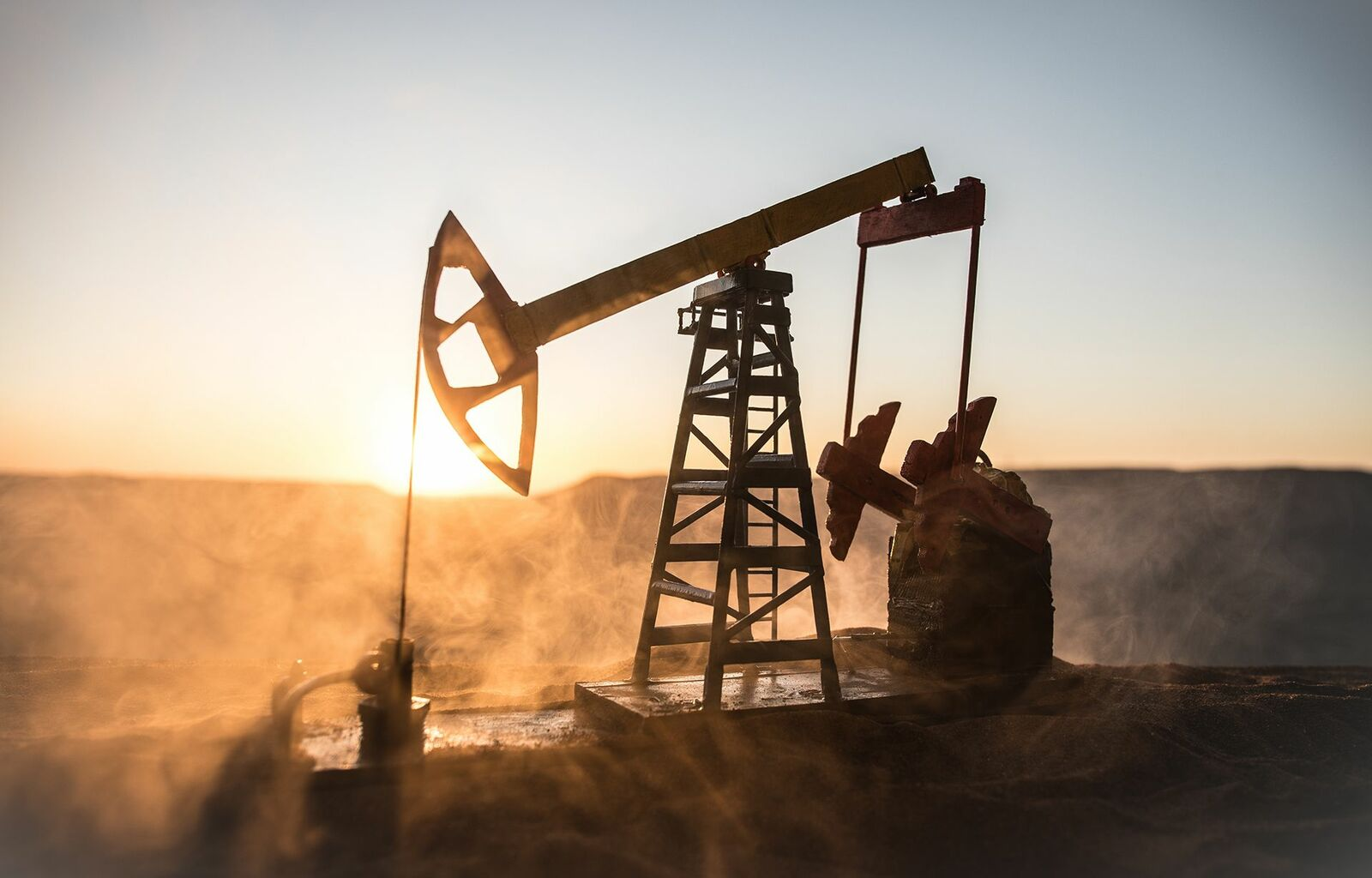Petróleo supera los 100 dólares por tensión en Oriente