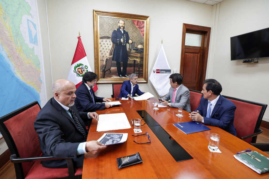 Gobierno coordina estrategia contra la minería ilegal