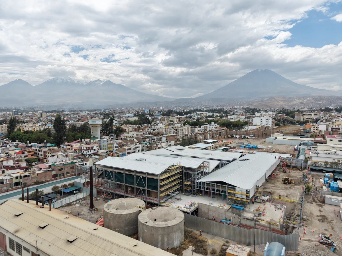 Área de contingencia del IREN Sur registra 46% de avance, pero debe entregarse a fines de año