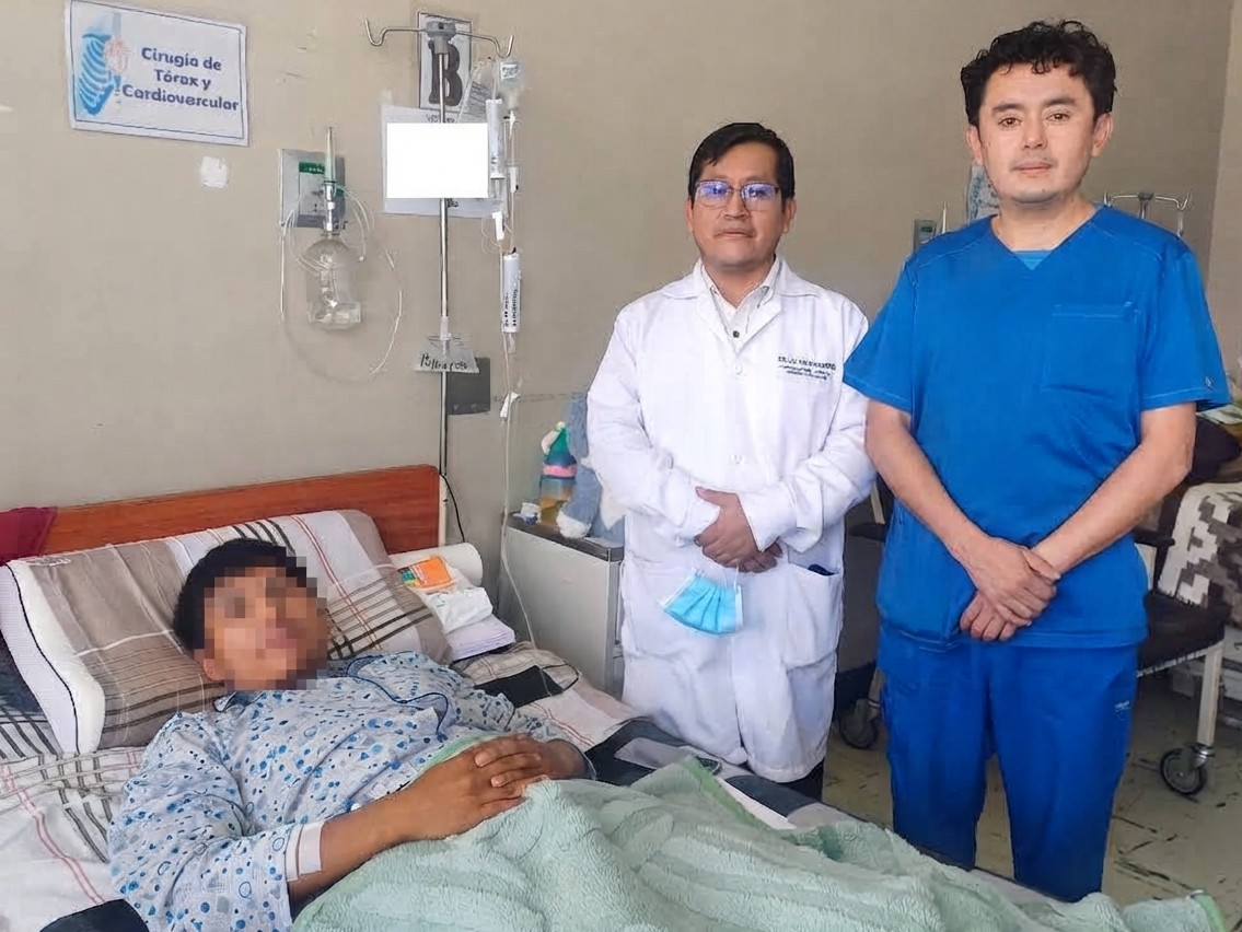 Reconstruyen tráquea de joven tras accidente en Arequipa.