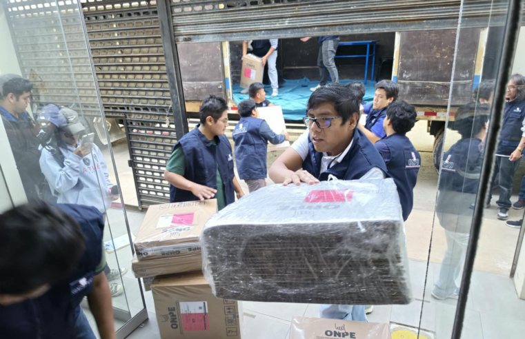 Material electoral llega a Arequipa para comicios municipales y regionales
