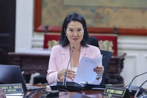 Denuncian penalmente a Fujimori por permanencia de procuradora general