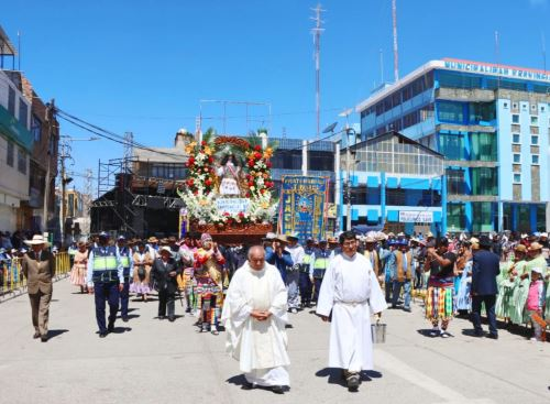 Ilave vive su día central de fiesta por San Miguel Arcángel