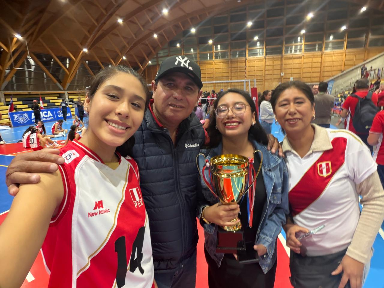 “Siempre tengo que poner ganas”: Kiara Lazo, el orgullo del vóley arequipeño