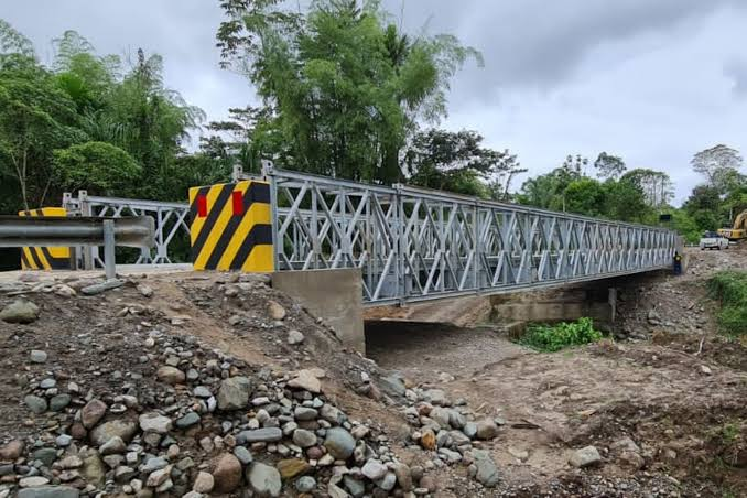 Puentes modulares de Chachas y Choco funcionan con accesos provisionales tras daños por huaicos
