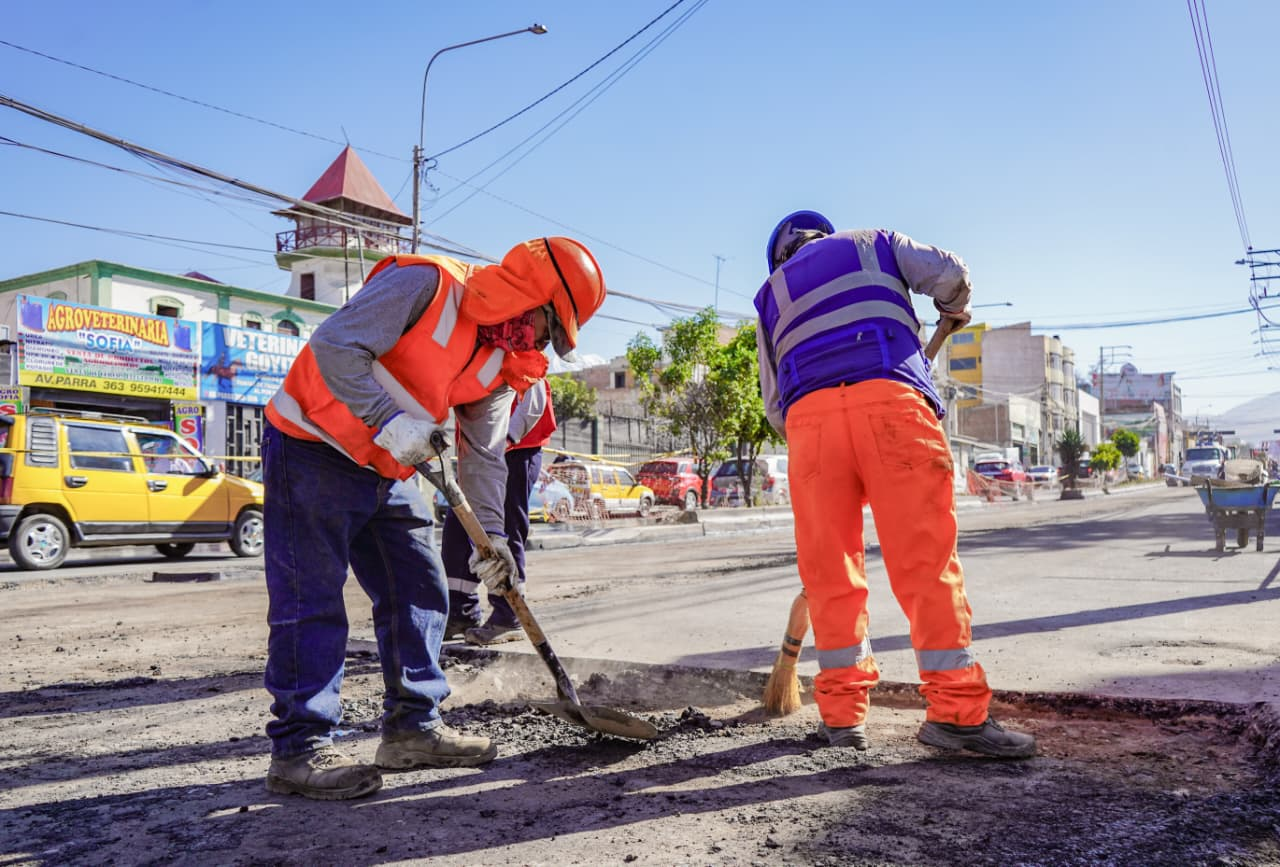 Asfalto nuevo en la Av. Parra tiene serias deficiencias según Contraloría
