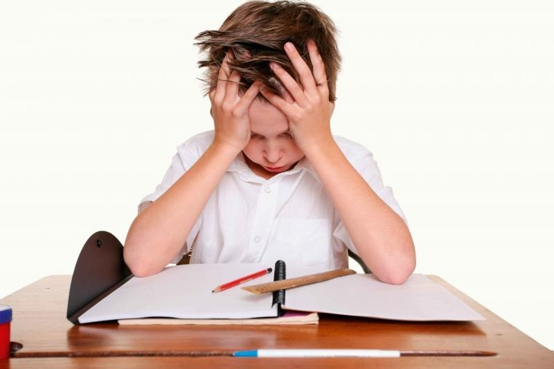 Entretener a los niños con pantallas llena los consultorios psiquiátricos por problemas de atención