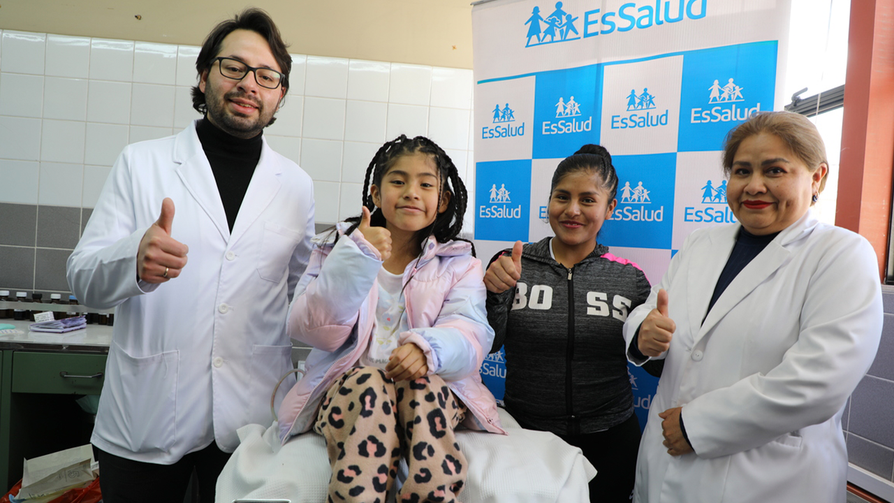 EsSalud retira tumor de 12 centímetros del páncreas de niña de nueve años