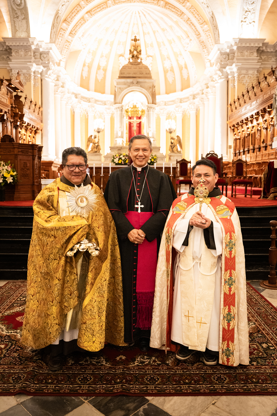 Fe y tradición se unen en Arequipa durante veneración de reliquias de San Francisco de Asís y San Francisco Solano